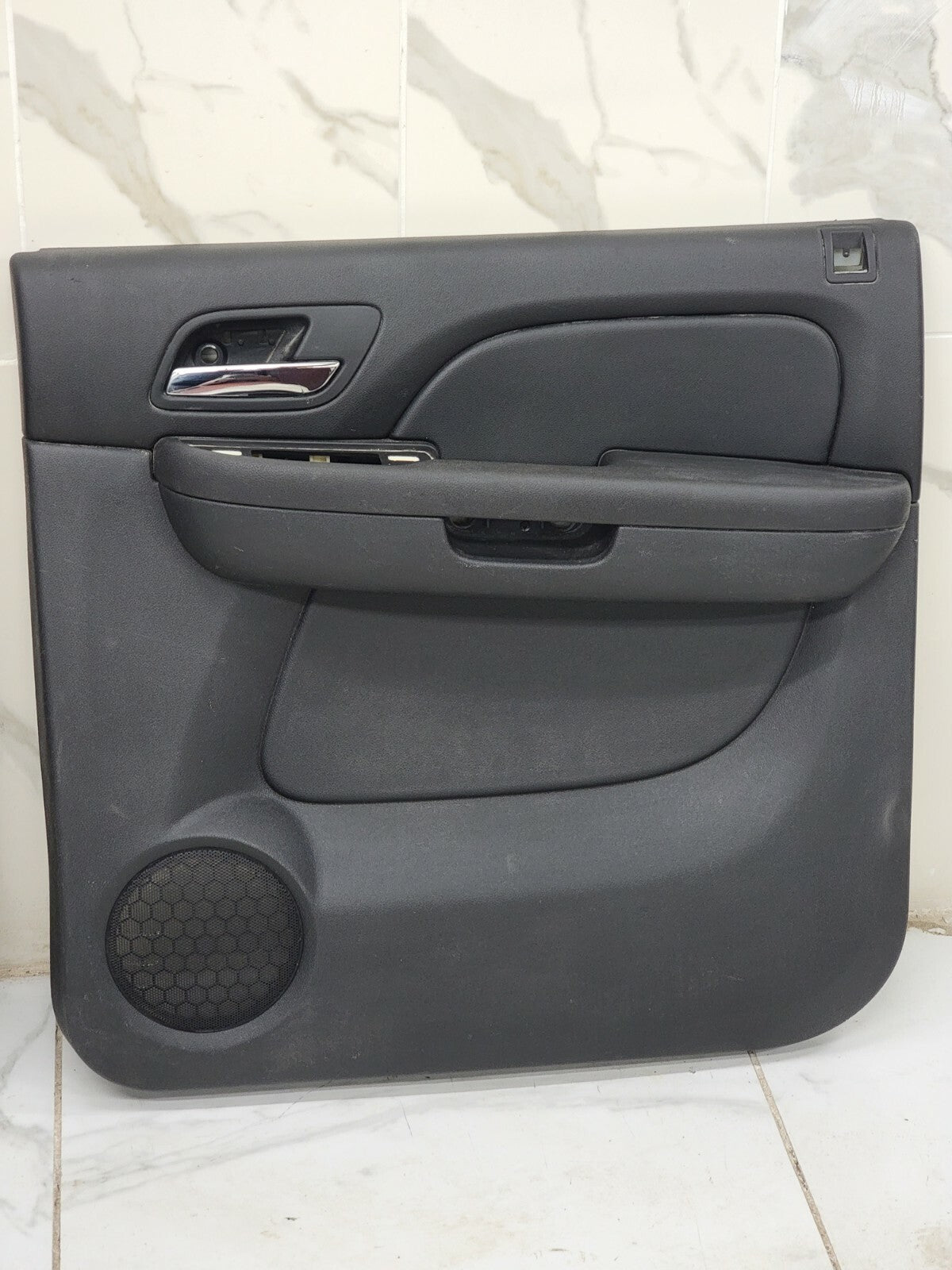 🔥07-13 SILVERADO SUBURBAN Passenger right side REAR door panel black OEM D21