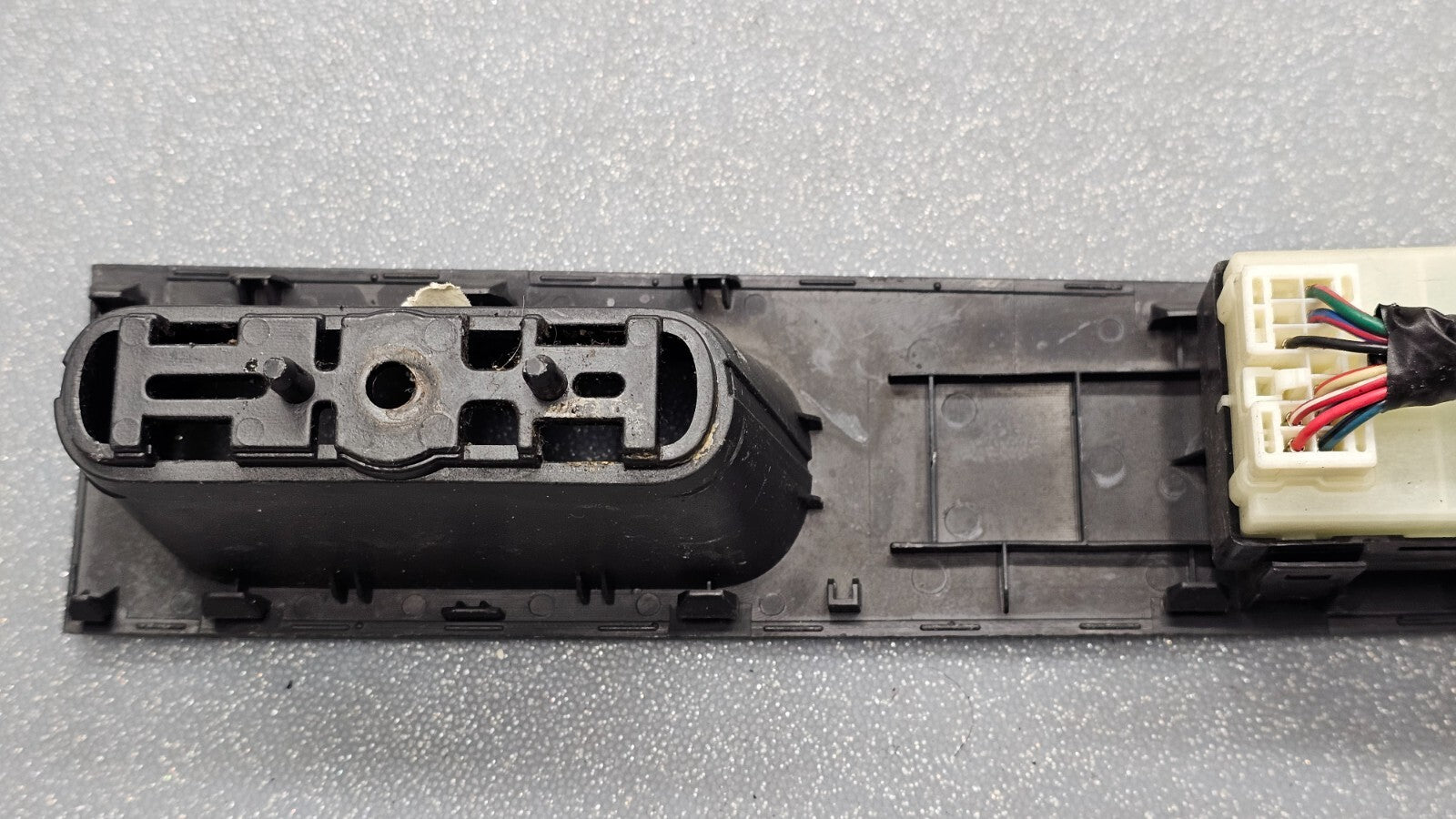 07-10 Nissan Sentra Window Control Door Lock Switch Front Right Passenger Black