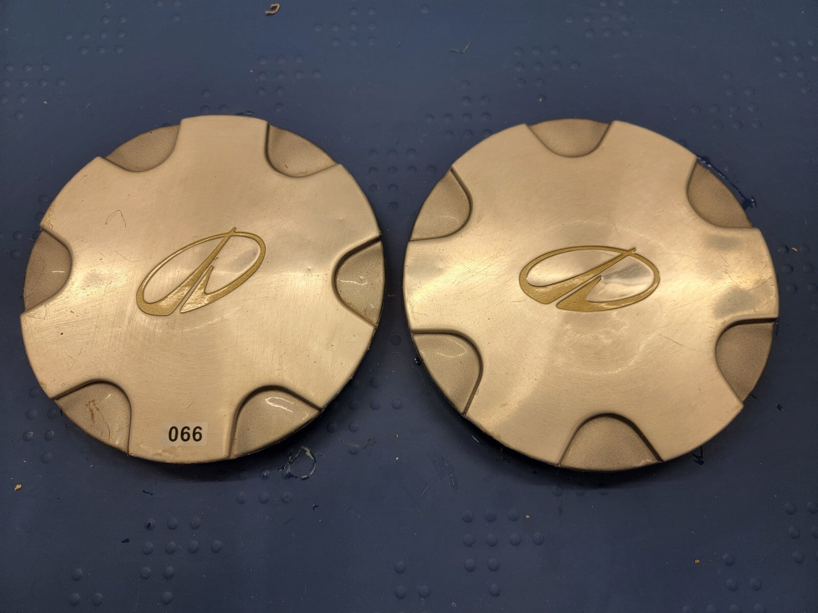 1998-2001 OLDSMOBILE BRAVADA WHEEL CENTER CAPS SET OEM