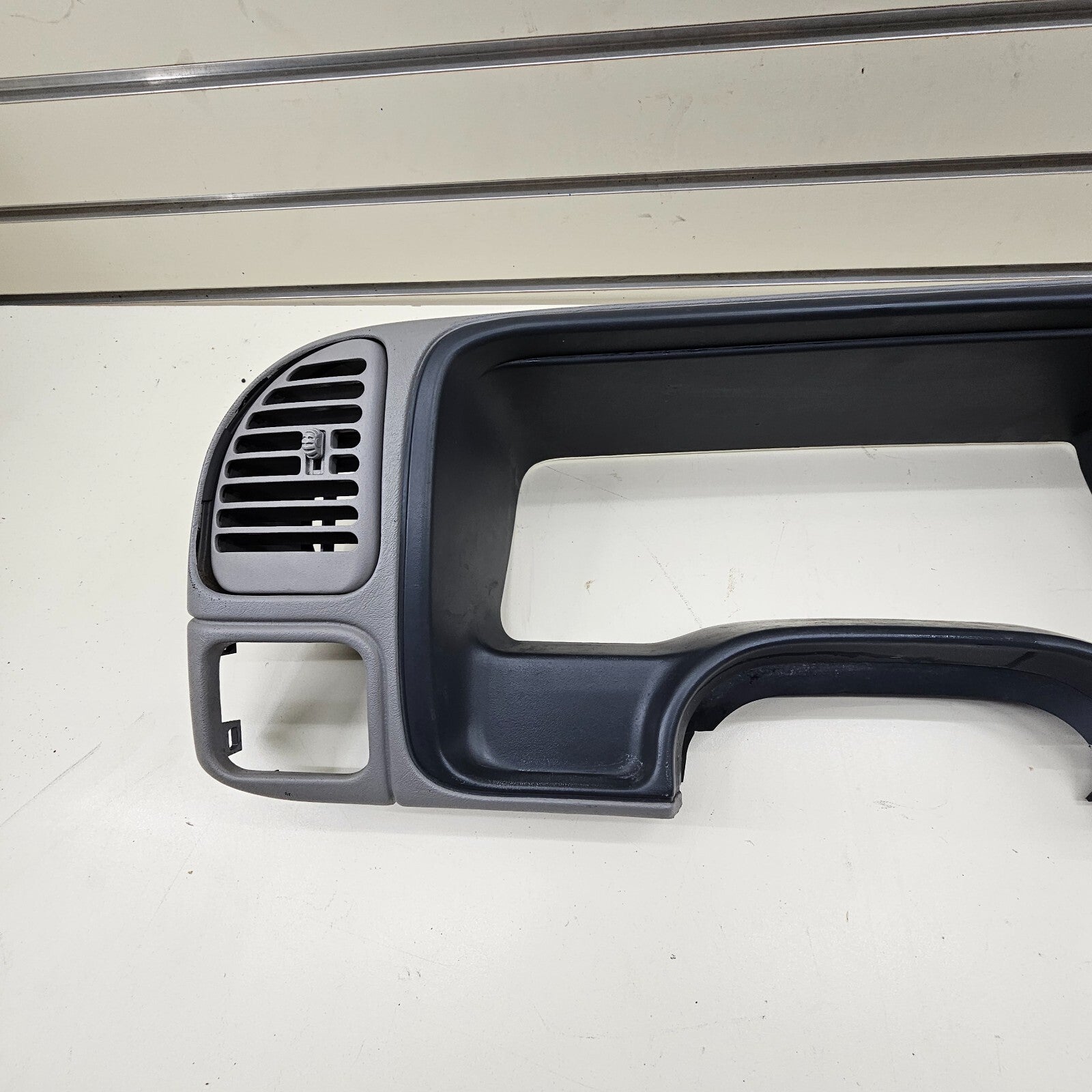 95-99 CHEVY GMC TRUCK SILVERADO CK Cluster Gauge Speedo Dash Bezel LIGHT GRAY C3