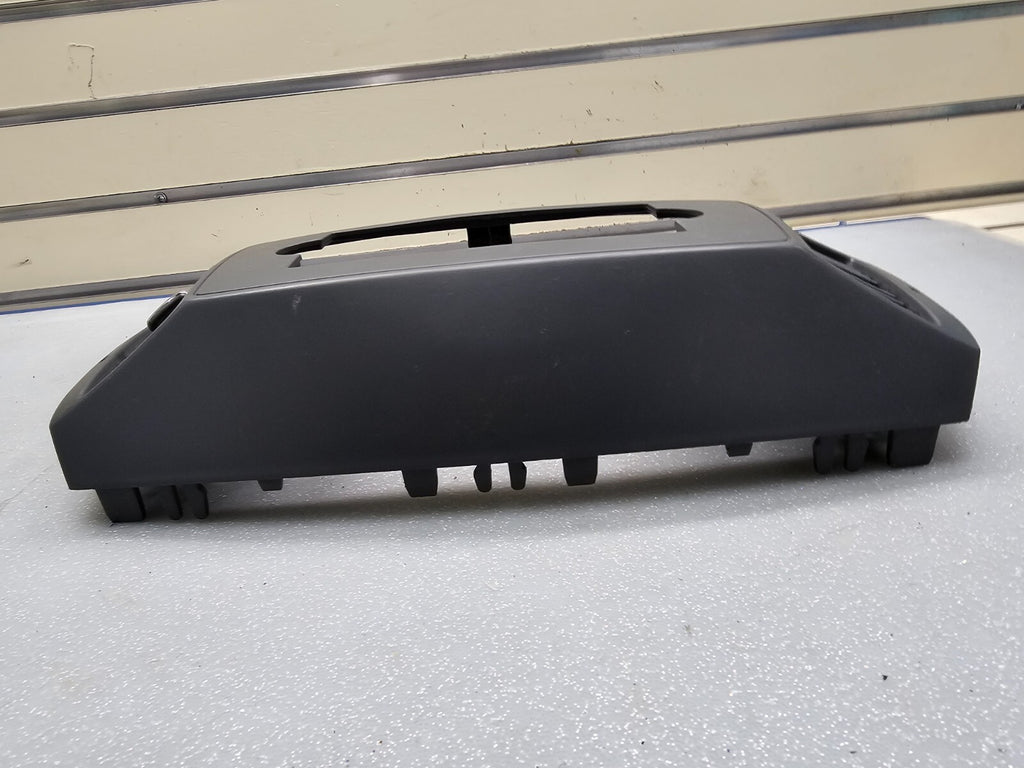 05-07 Jeep Grand Cherokee Center Radio Dash Bezel Trim Panel Surround Balck B30