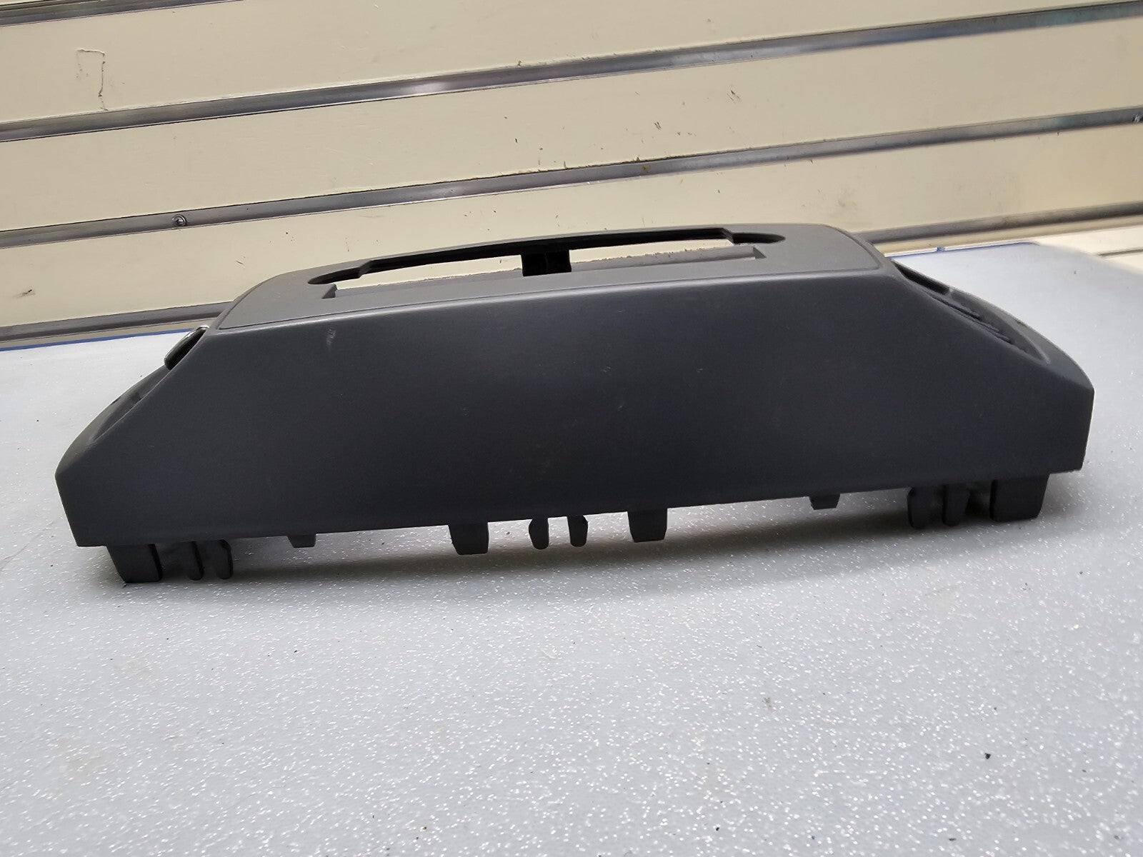 05-07 Jeep Grand Cherokee Center Radio Dash Bezel Trim Panel Surround Balck B30