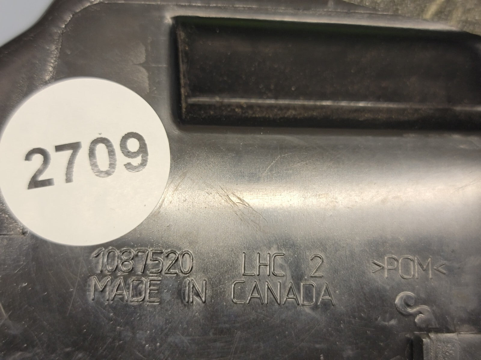 05-07 CHRYSLER 300 RADIO BEZEL CENTER AIR VENTS Storage CARBON SILVER B16