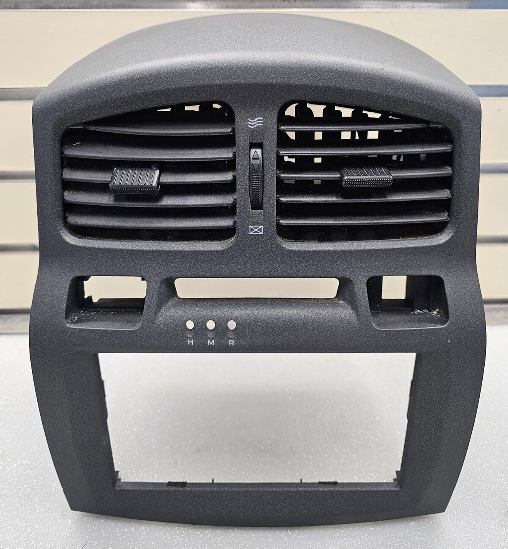 🔥2001-2006 HYUNDAI SANTA FE OEM CENTER DASH RADIO HEAT AC VENT TRIM BEZEL BLACK