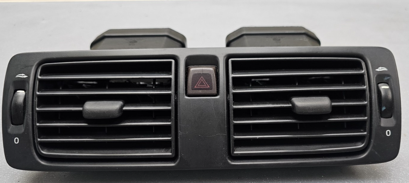 🔥04-07 Volvo S40 Front Middle Dash Center Air Vent Heater Conditioning Black