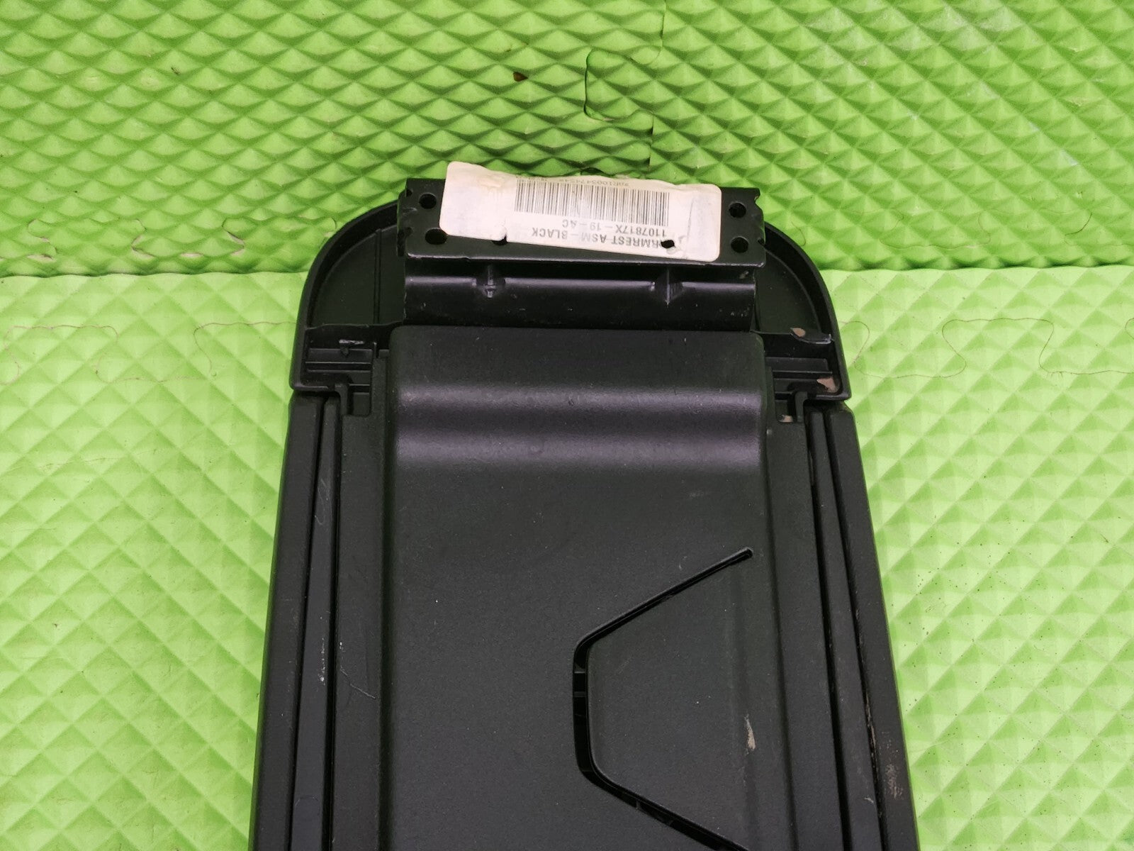 🔥2011-2014 CHRYSLER 200 DODGE AVENGER CENTER CONSOLE LID ARM REST BLACK