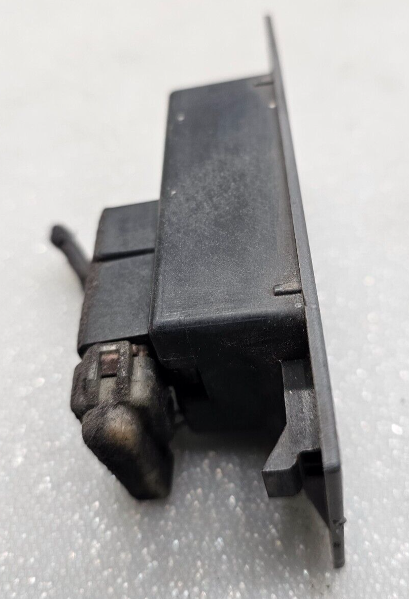 🔥2005-2007 Honda Odyssey license plate light Assembly OEM C102