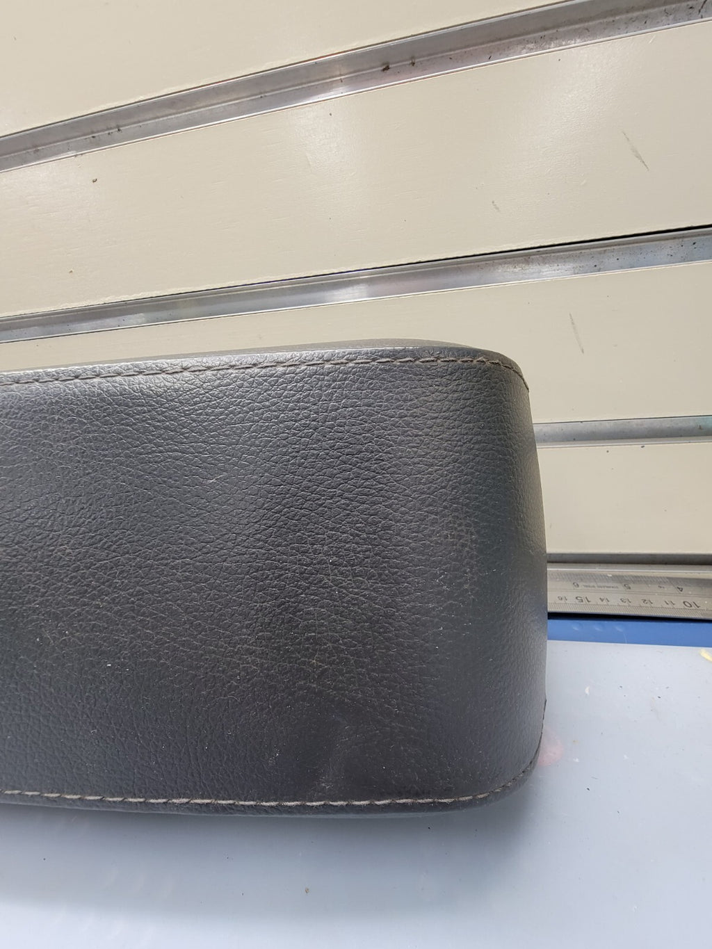 🔥2009-2010 Dodge Journey Center Console Sliding Armrest Lid Assembly OEM Black