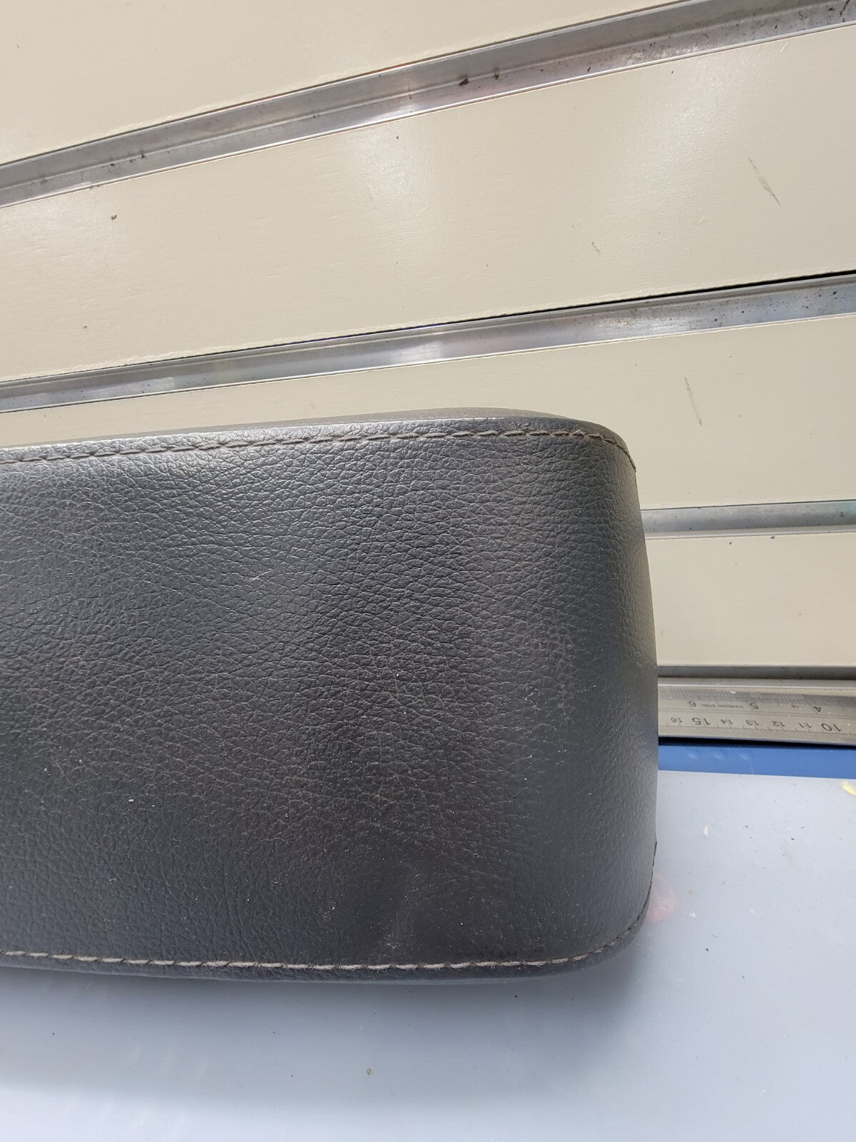 🔥2009-2010 Dodge Journey Center Console Sliding Armrest Lid Assembly OEM Black