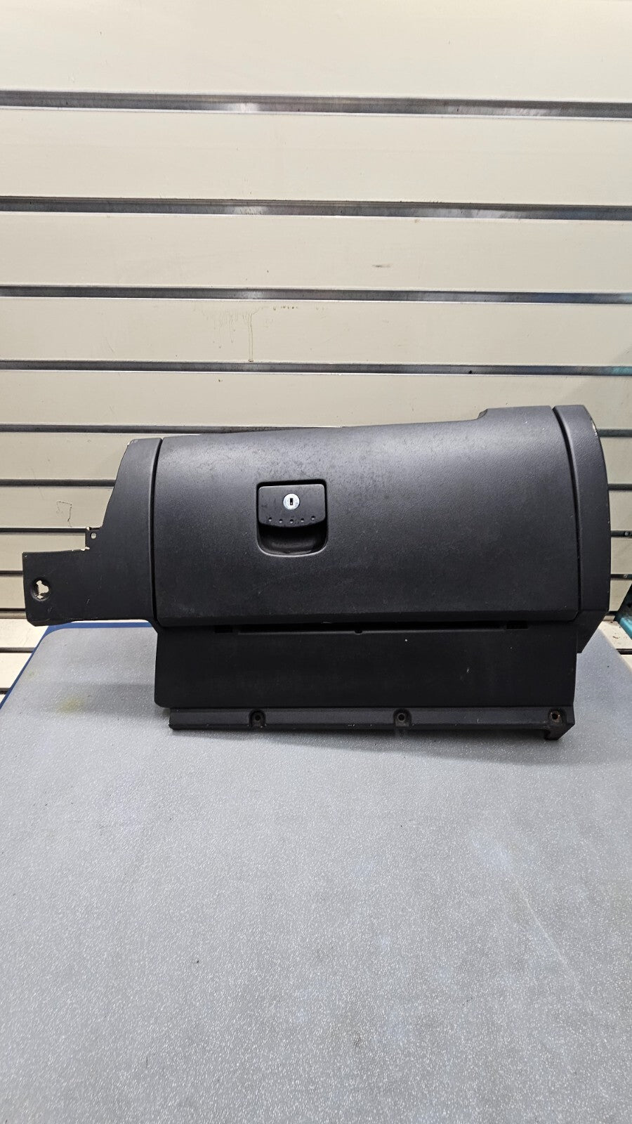 🔥98-08 Beetle Dash Glove Box Storage Compartment Assembly Instrument Black