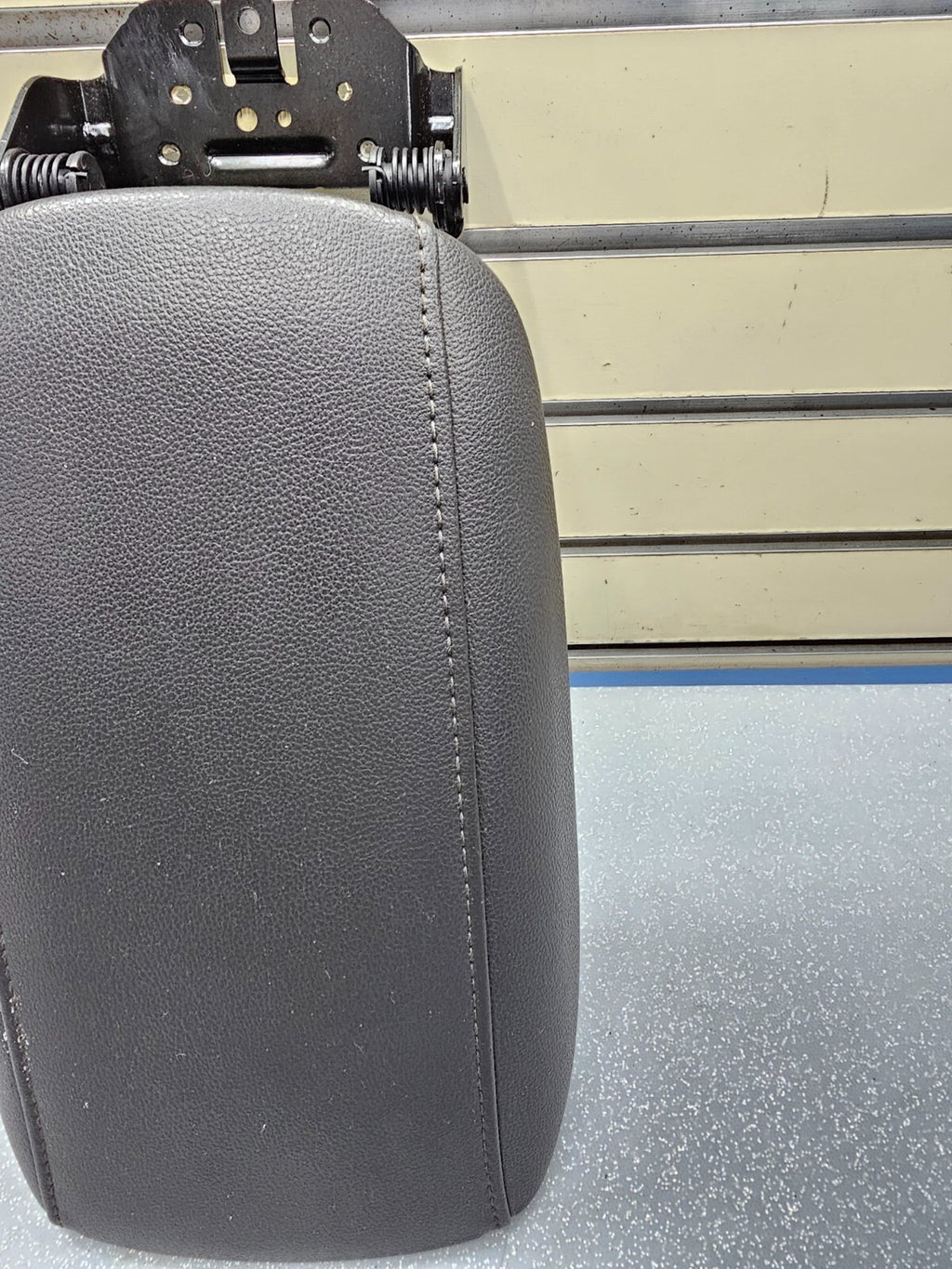 🔥13-16 Ford Fusion Front Center Console Lid Armrest Leather Cover Top Pad Black