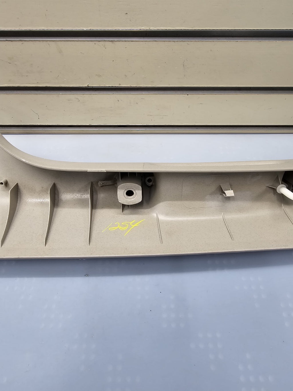🔥07-09 Chrysler Aspen  Durango Front Right A Pillar Molding Upper RH Mopar OEM