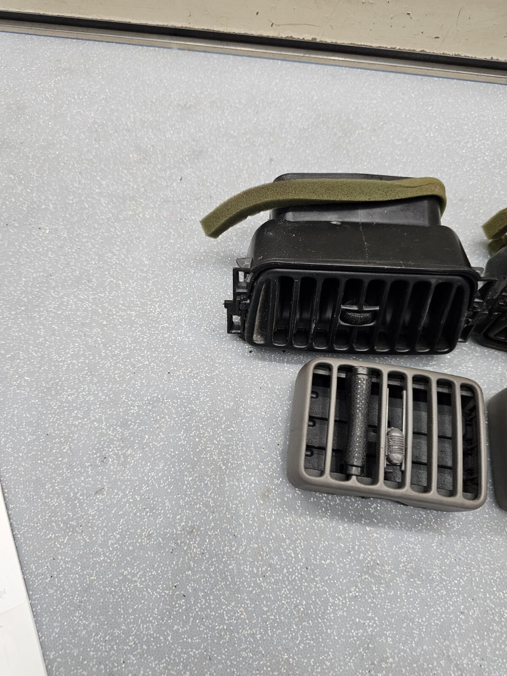 🔥01-07 FORD ESCAPE MERCURY MARINER DASH AC HEATER AIR VENT FILTER SET DARK GRAY