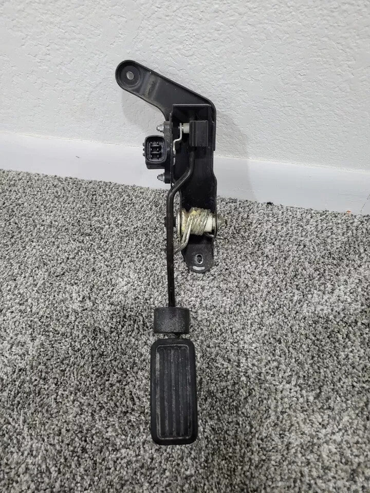 🔥2004-2005 Toyota RAV4 Accelerator Gas Fuel Pedal Sensor Standard Assembly OEM