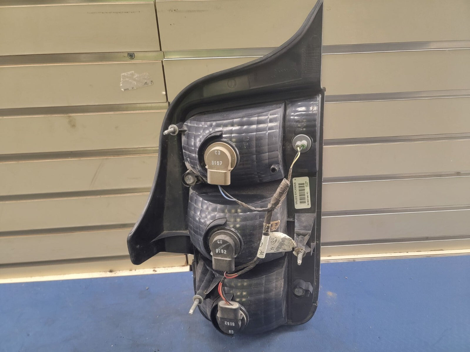 05-09 Ford Escape Right Hand driver Side Rear Tail Light Lamp Genuine OEM