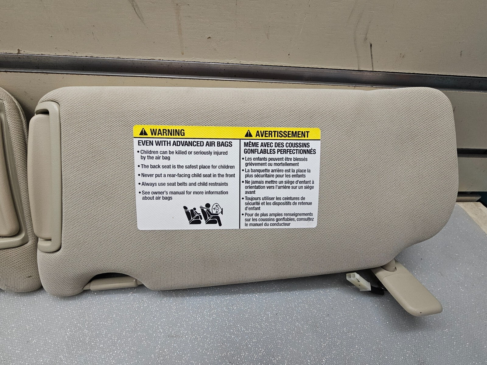 🔥2007-2012 Nissan Altima Sun Visor driver and passenger set gray - lighted OEM