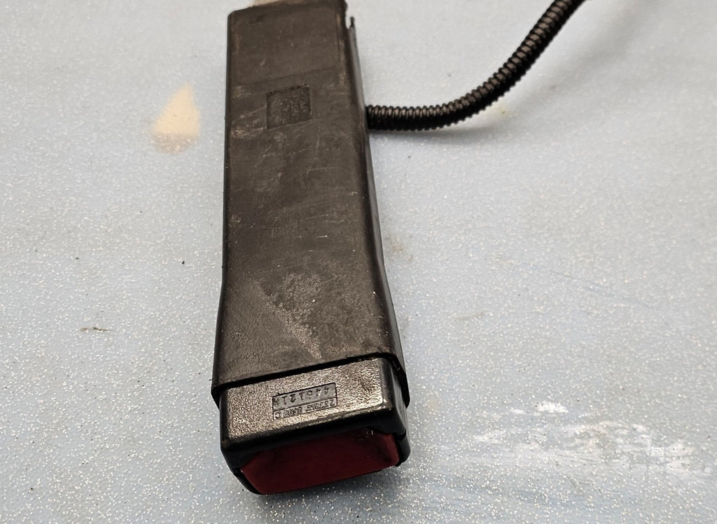 🔥07-14 Tahoe Silverado Front Left Driver Seat Belt Seatbelt Buckle Black OEM