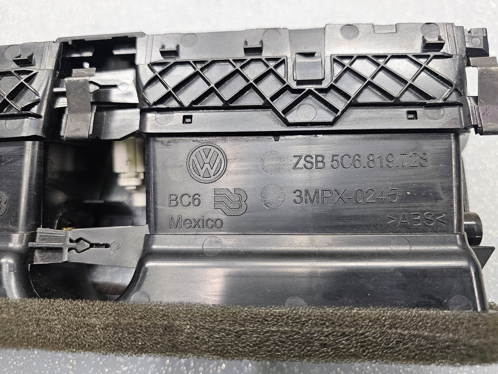 11-14 VOLKSWAGEN VW JETTA CENTER DASH AC AIR VENT HEATER FILTER WARMER INTERIOR