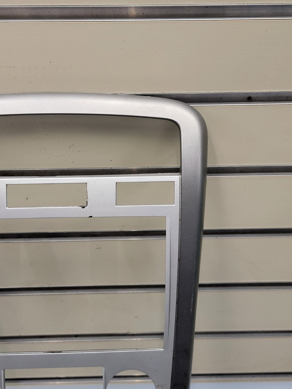 07-09 Chevrolet Equinox Center Dash Radio Climate Bezel Surround Trim silver