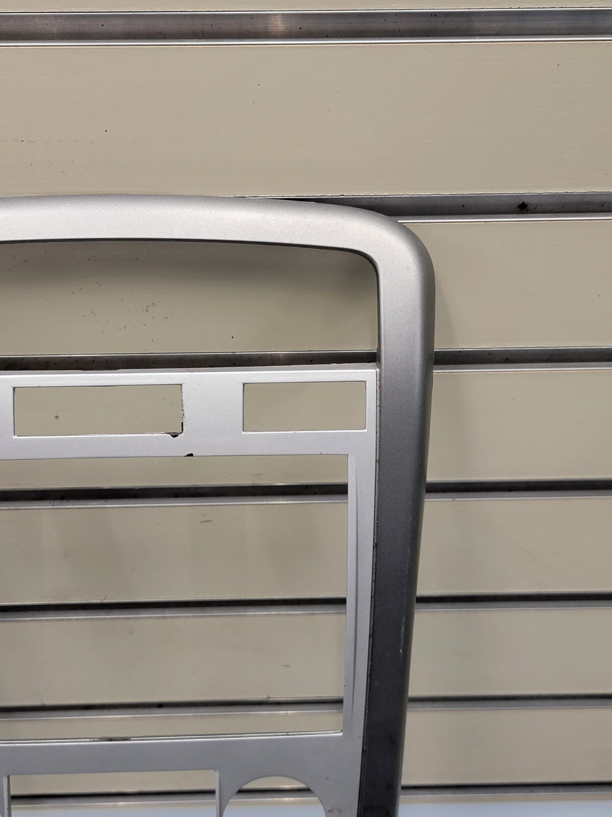 07-09 Chevrolet Equinox Center Dash Radio Climate Bezel Surround Trim silver