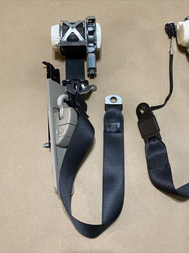 11-13 Fiesta Front Left Driver Right Passenger Seat Belt Retractor Assembly Set