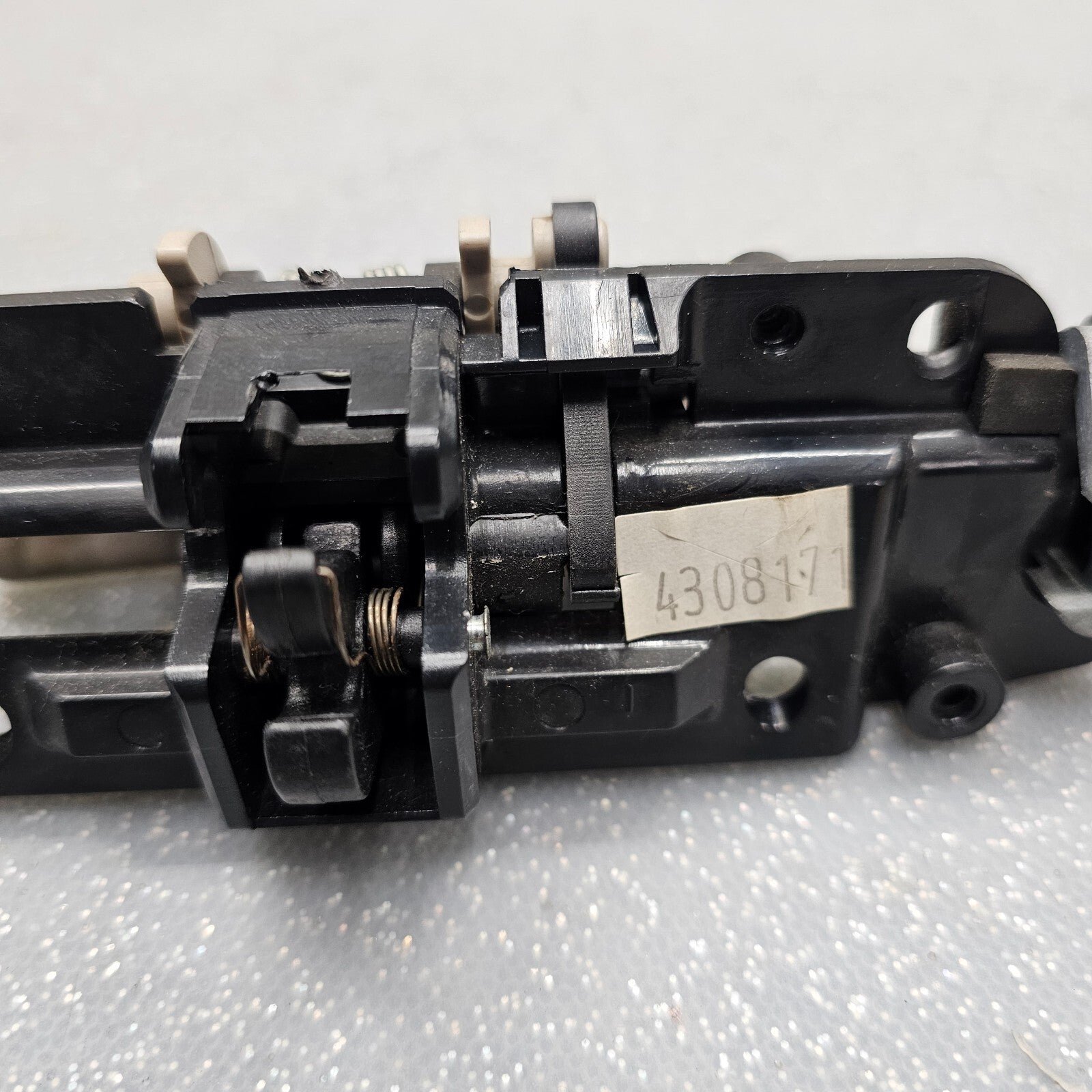 🔥01-05 Chrysler PT Cruiser Glove Compartment Box Latch Handle Lock Assembly Tan