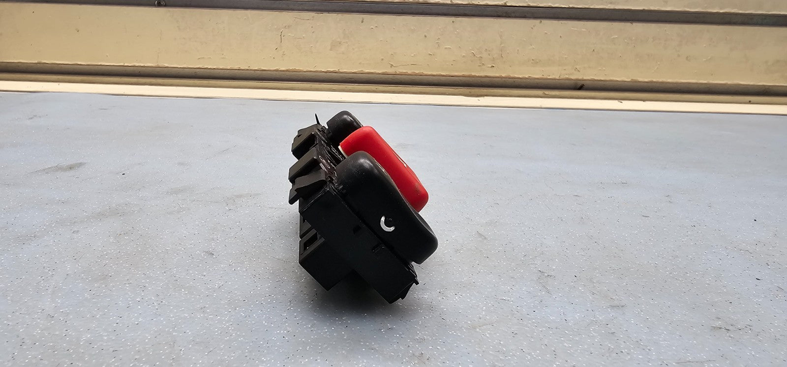 🔥97-01 MERCEDES-BENZ C-CLASS Hazard Emergency Flasher Light Lock Control Switch