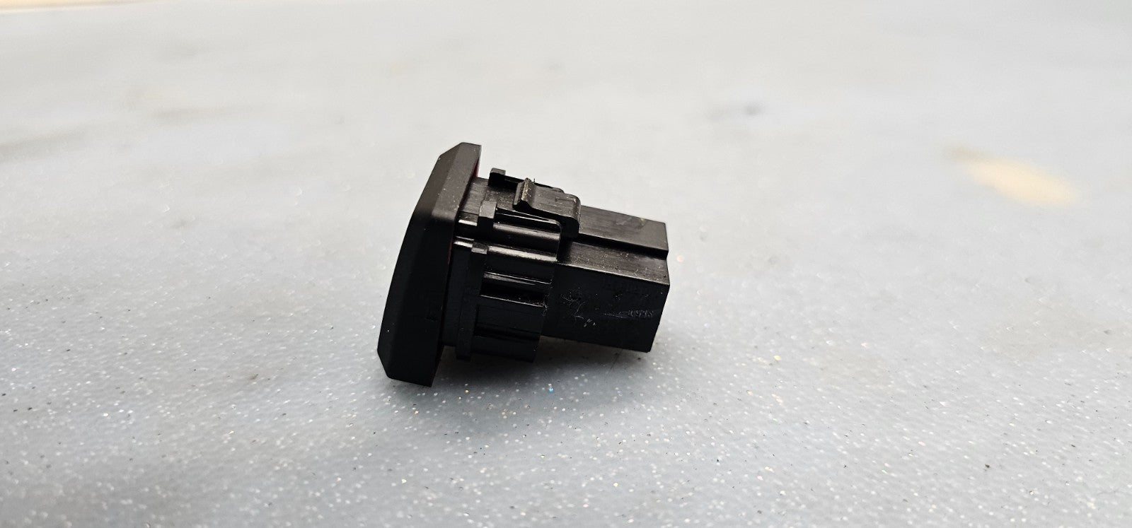 🔥10-12 Ford Fusion Milan Emergency Hazard Warning Light Flasher Switch OEM