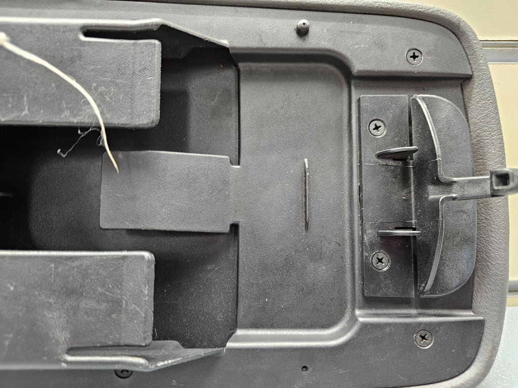 02-05 EXPLORER Mountaineer Center Console Lid Armrest Top Pad Cover Assembly DG