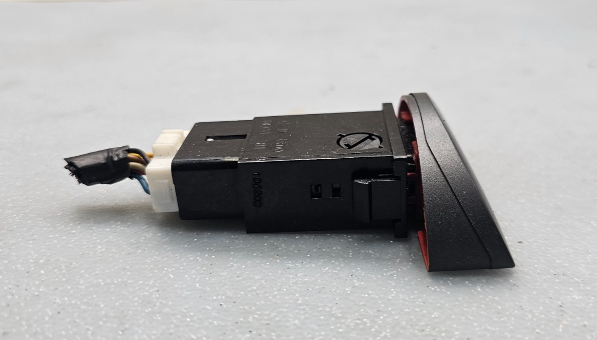 🔥10-11 Kia Soul Hazard Flasher Emergency Light Control Switch Button Assembly