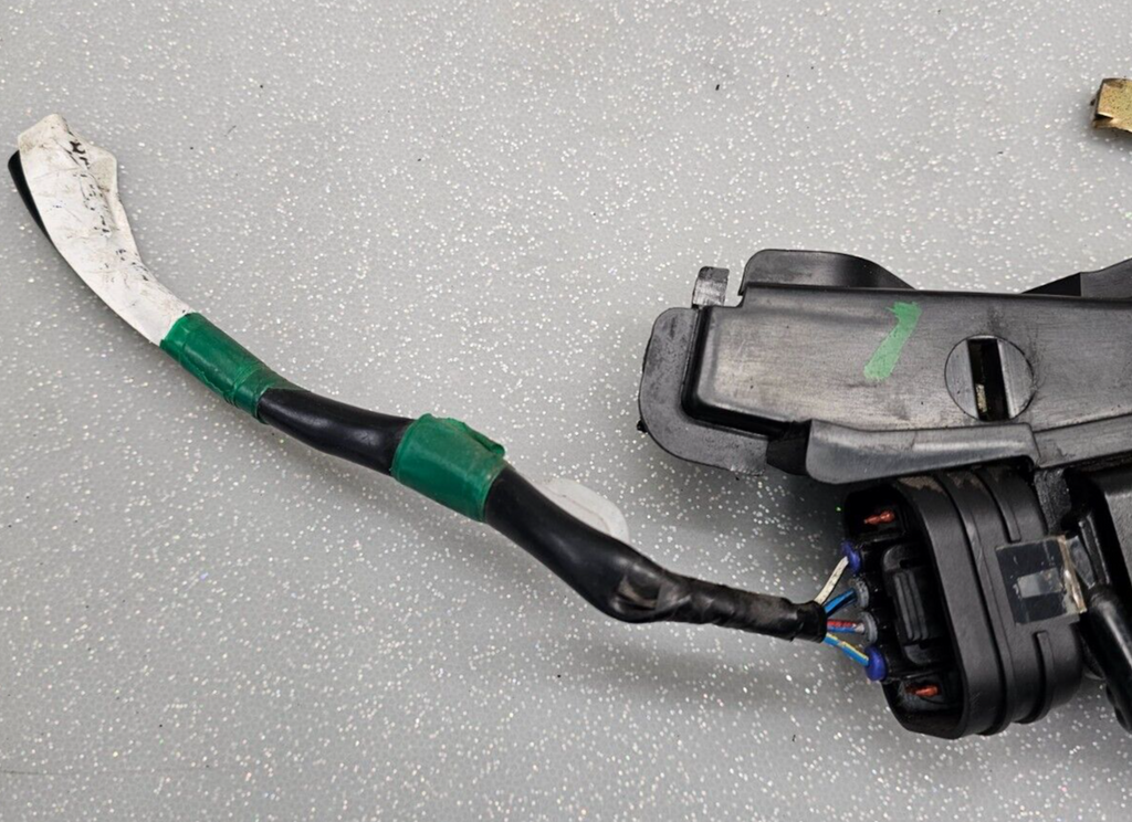 🔥97-01 Toyota Camry Rear Driver Power Door Lock Actuator Latch Assembly
