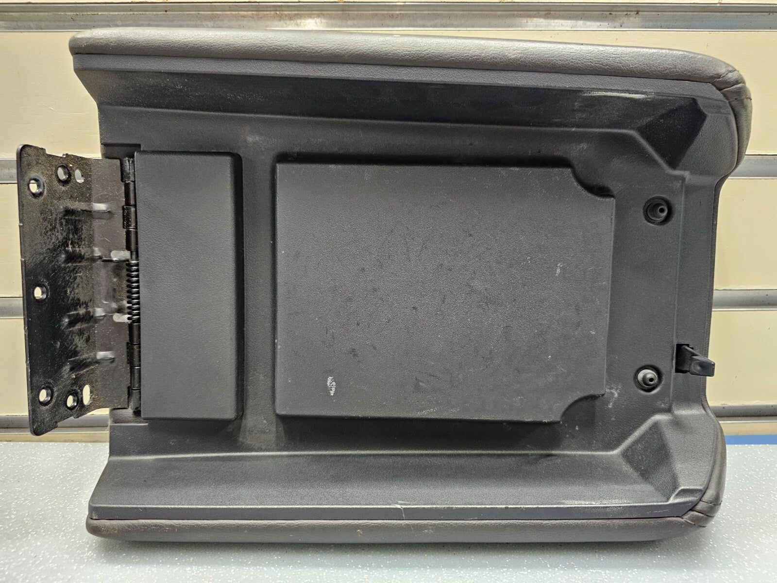 🔥07-17 TRAVERSE ACADIA Outlook Enclave Leather Armrest Center Console Lid BLACK