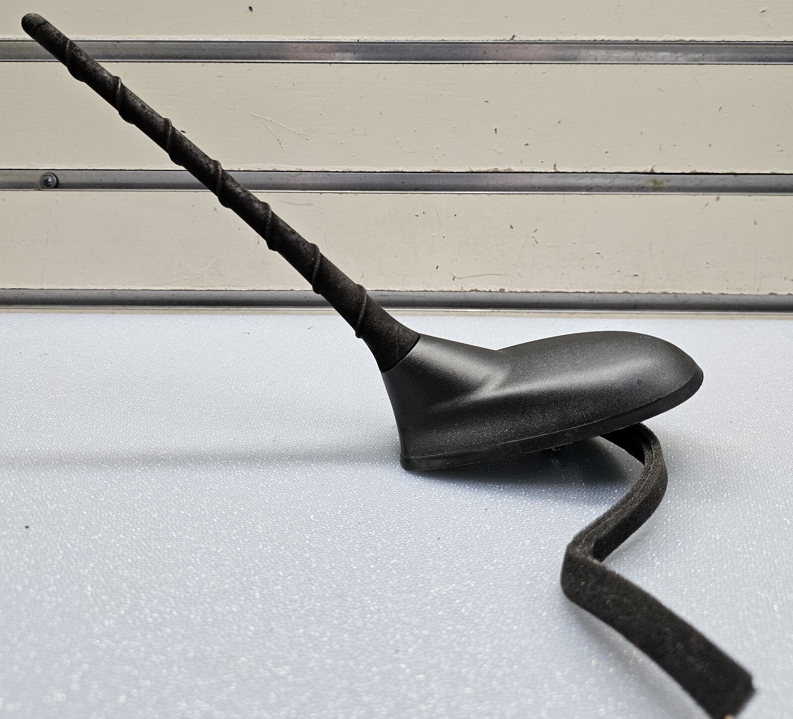 🔥2011-2018 DODGE JOURNEY DART REAR ROOF TOP RADIO ANTENNA MOUNT ASSEMBLY OEM