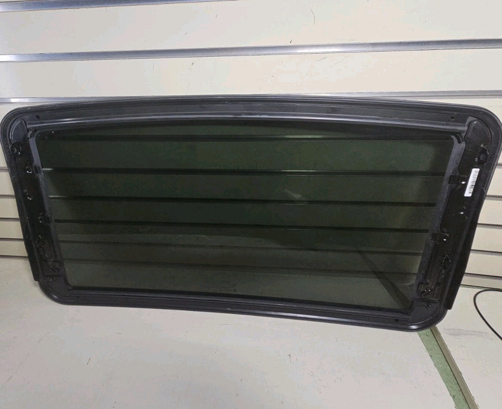 2005-2010 Jeep Grand Cherokee Sun Roof Moon Roof Sliding Tilt window Glass Panel