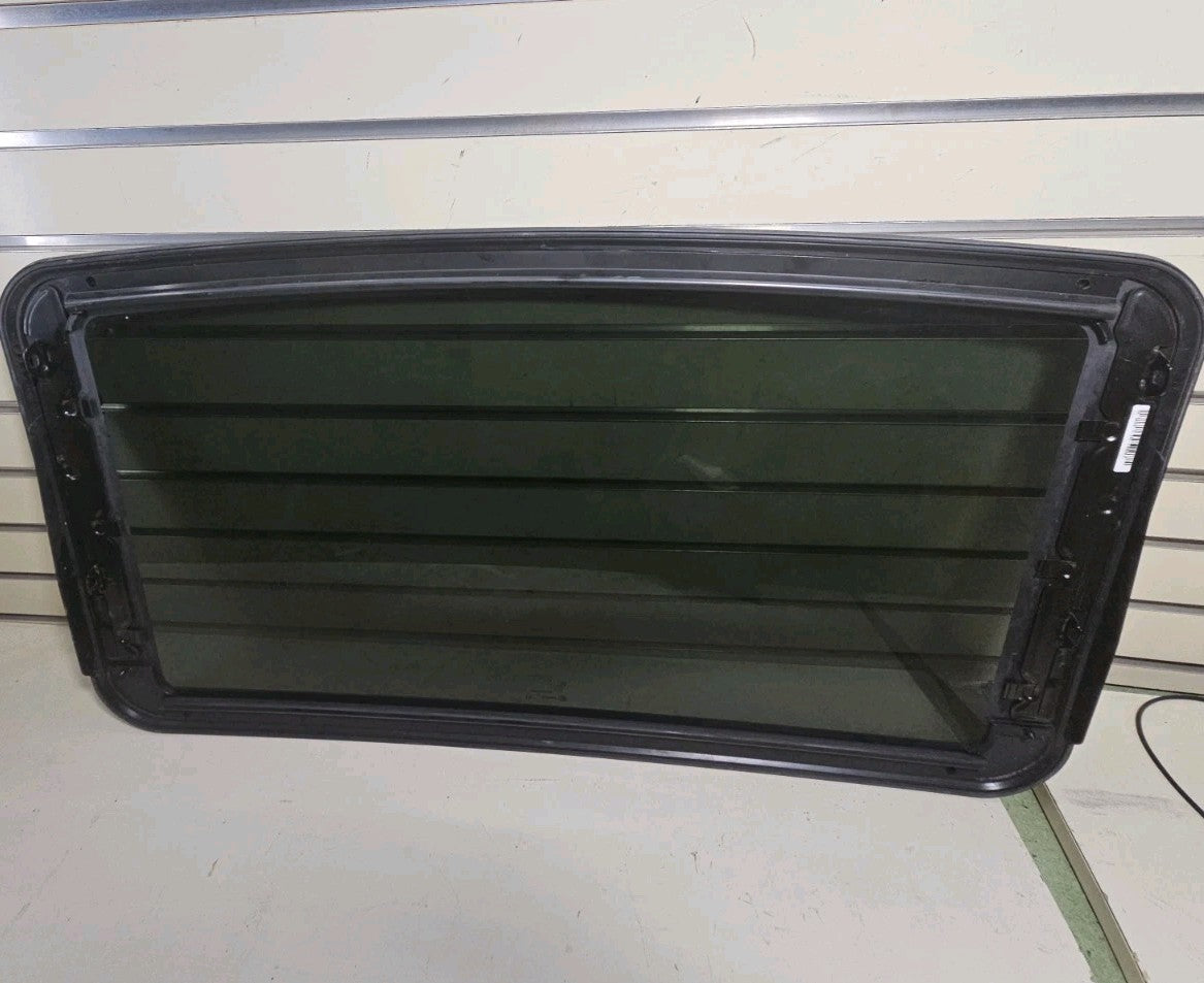 2005-2010 Jeep Grand Cherokee Sun Roof Moon Roof Sliding Tilt window Glass Panel