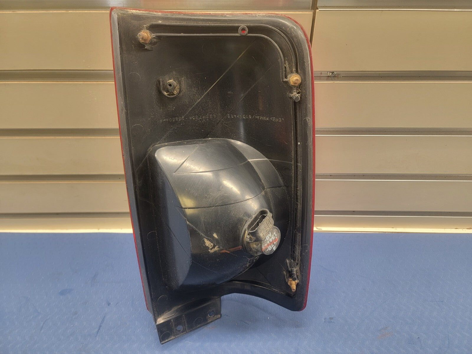 🔥1998-2000 Lincoln Navigator Left Driver Tail Light Lamp Outer Assembly