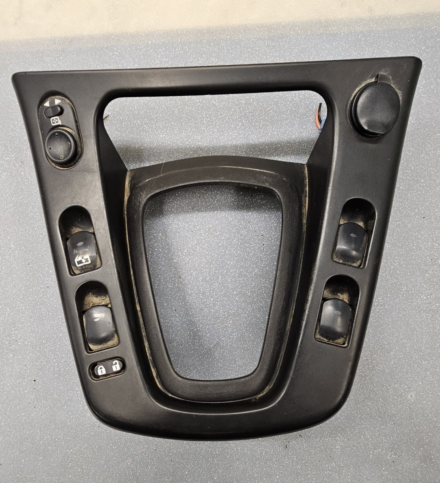 🔥06-07 Saturn Vue Console Master Power Window Switch Shifter Bezel OEM