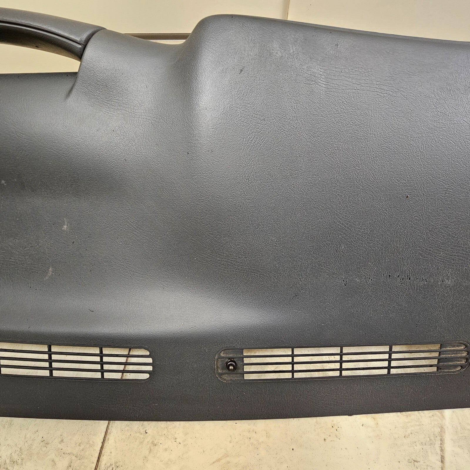 99-06 SILVERADO SIERRA TAHOE Upper Dash Cap Cover Top Dashboard Pad GRAPHITE DP1