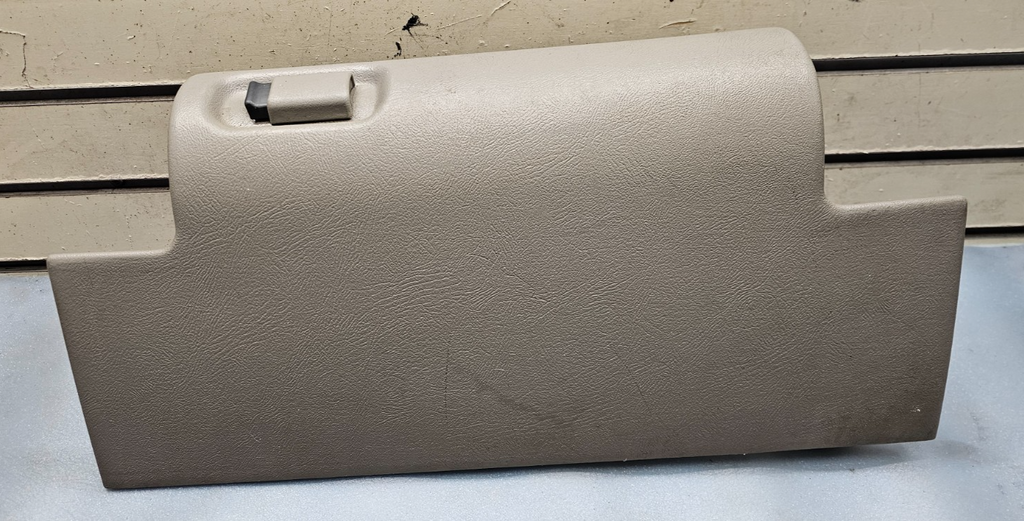 95-99 CHEVY GMC TRUCK SILVERADOC/K Glove Box Storage Compartment Assembly TAN