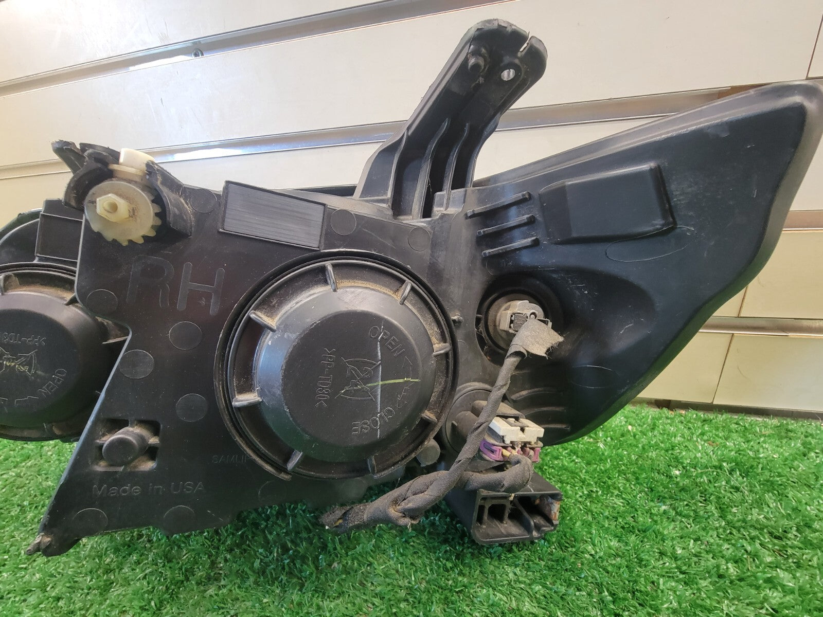 🔥12-16 Chevrolet Sonic Right Passenger Headlight Headlamp Assembly Chrome OEM
