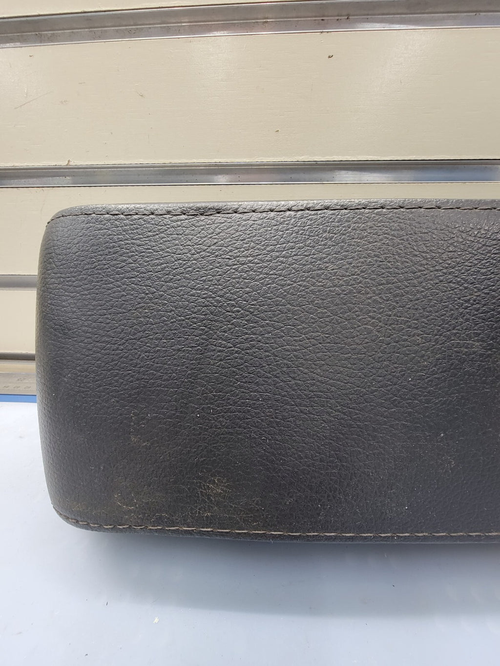 🔥2009-2010 Dodge Journey Center Console Sliding Armrest Lid Assembly OEM Black