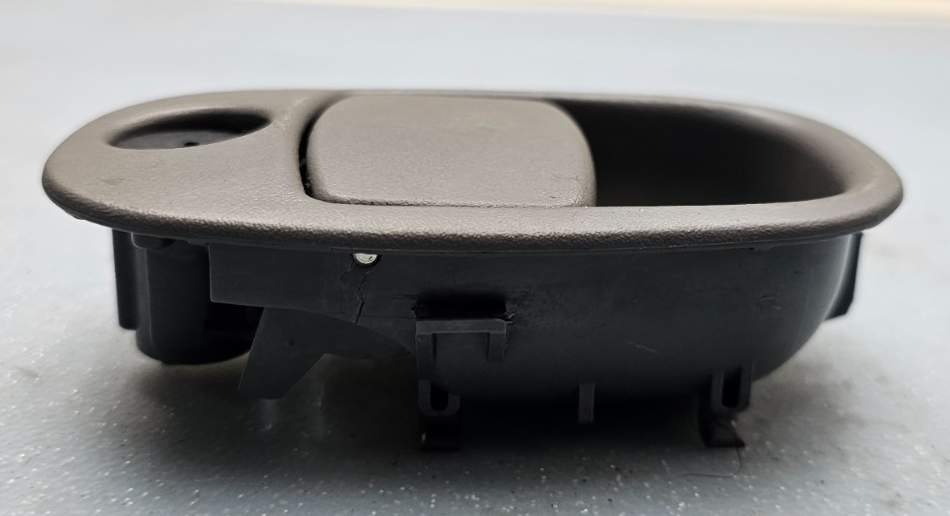 🔥02-05 TRAILBLAZER ENVOY RAINIER GLOVE BOX COMPARTMENT LATCH HANDLE DARK GRAY