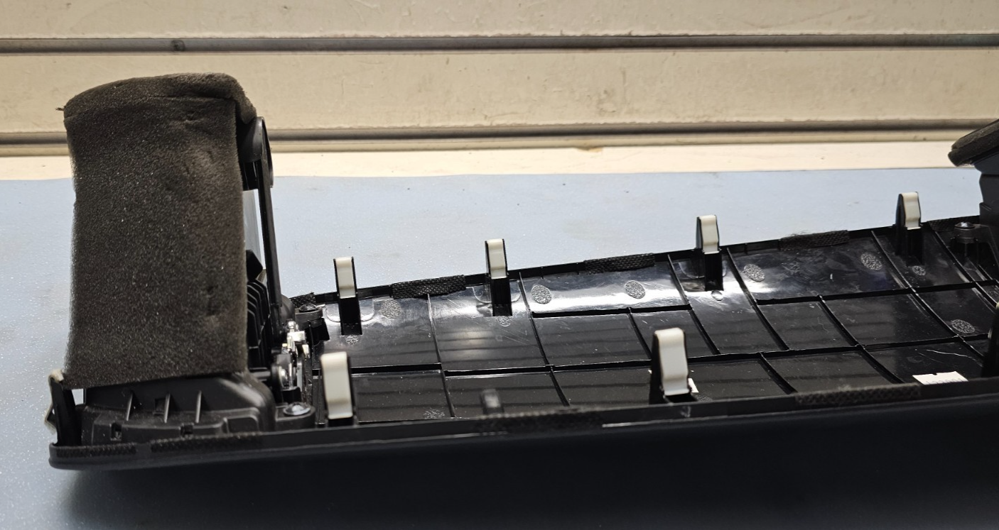 🔥11-16 KIA SPORTAGE LEFT DASHBOARD TRIM WITH AIR VENTS BLACK OEM