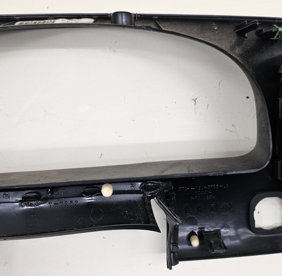 01-06 Tribute Dash Instrument Cluster Speedometer Bezel Trim Panel Black/Silver