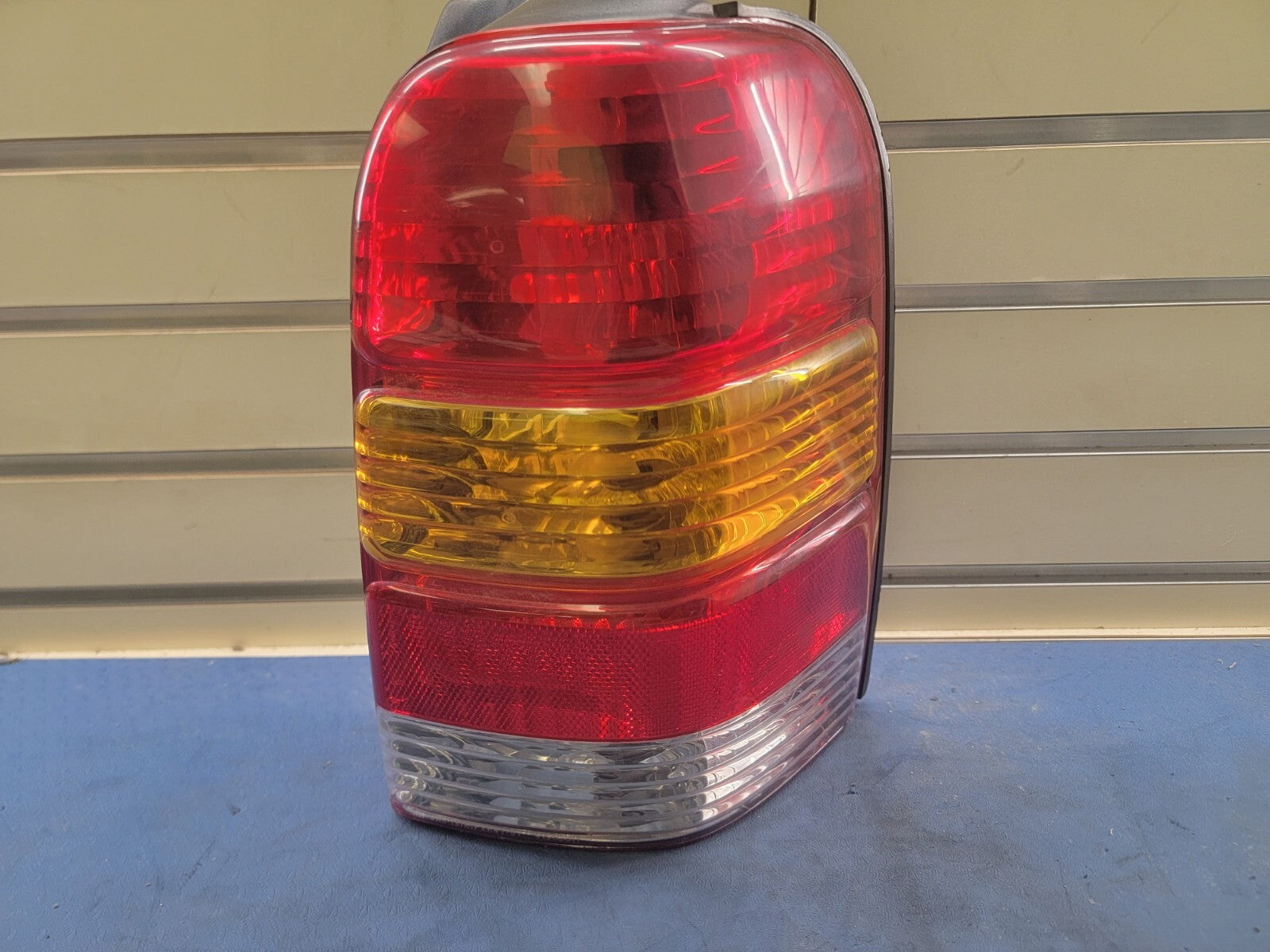 🔥01-07 Ford Escape Rear left driver Side Tail Light Lamp Assembly Chrome OEM