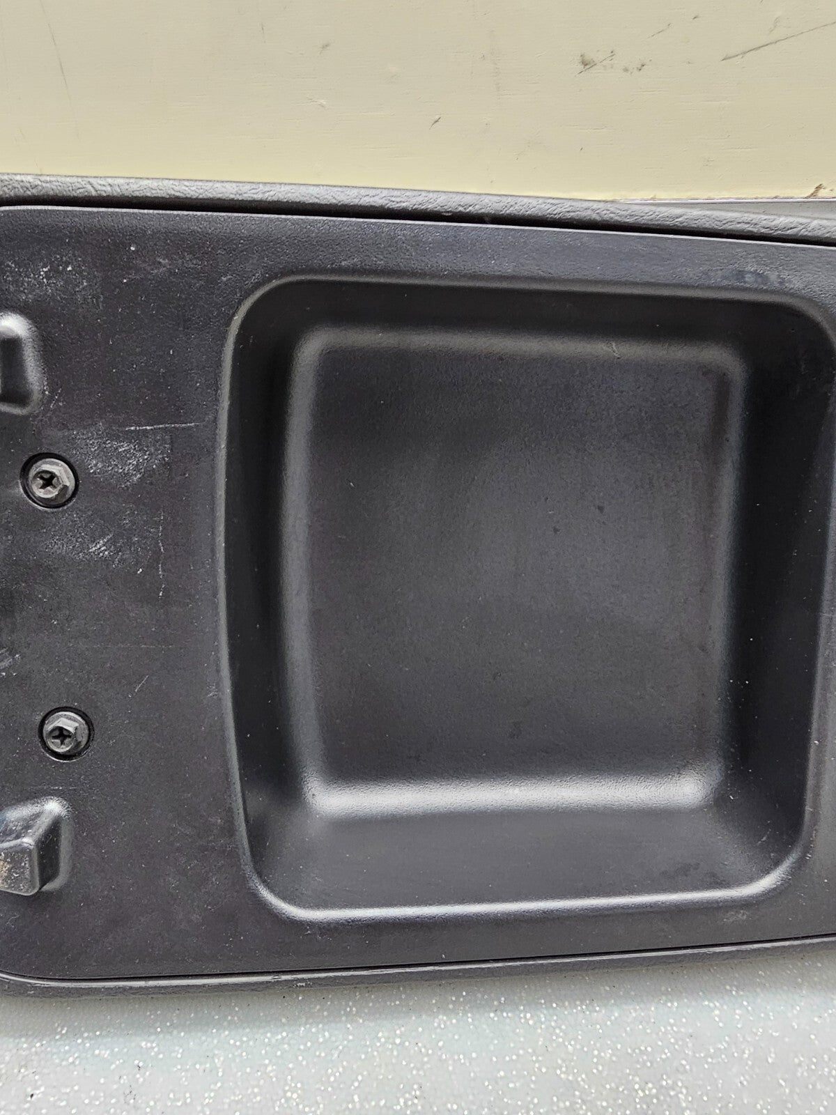 🔥02-07 Jeep Liberty Front Center Console Arm Rest Cover Lid Assembly Black OEM