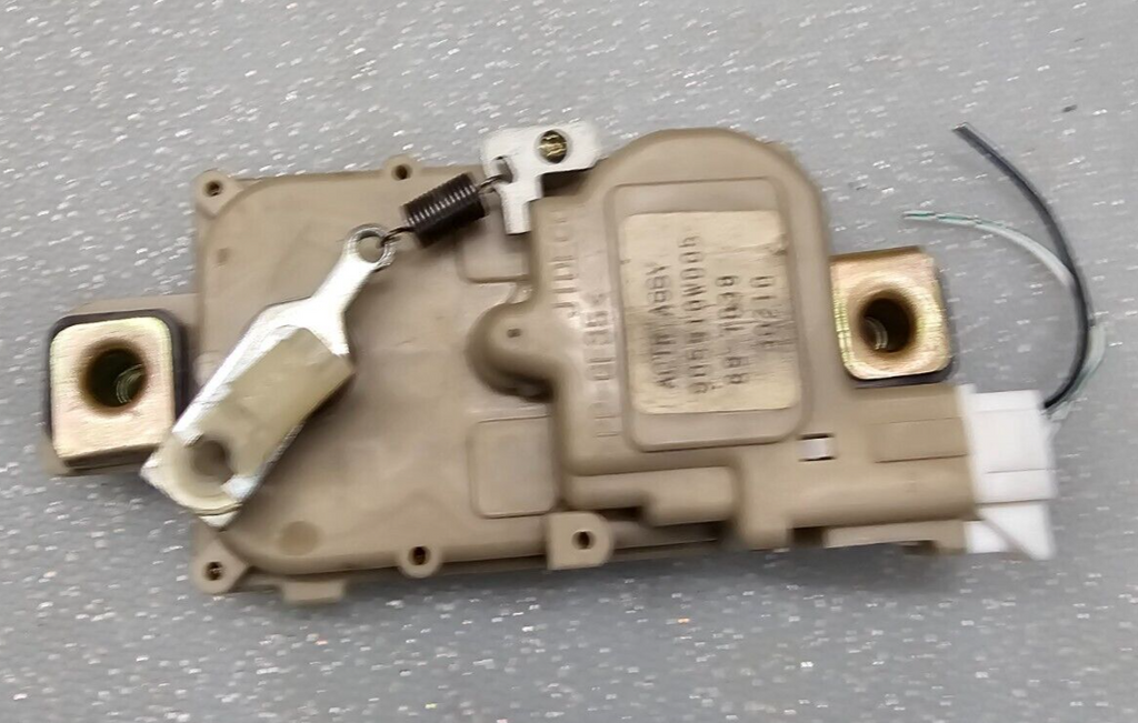 🔥98-04 Nissan Pathfinder Trunk Rear Liftgate Back Door Lock Actuator Assembly