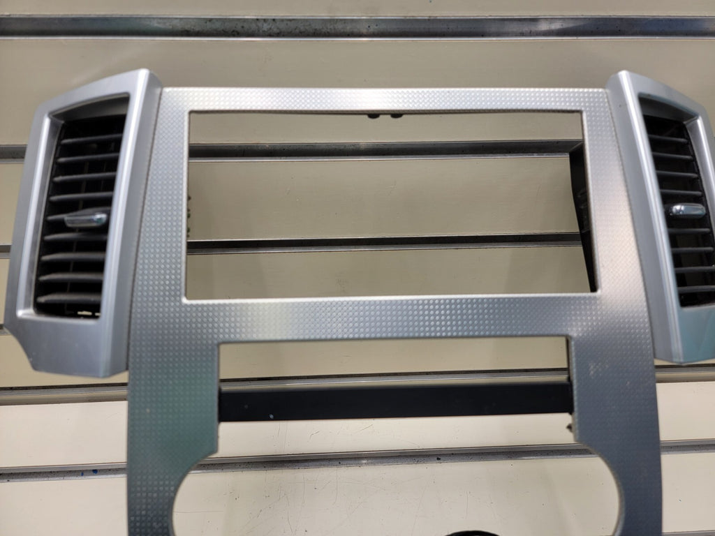 🔥2008-2010 Jeep Grand Cherokee Radio Bezel Center Dash Trim Temperature Control