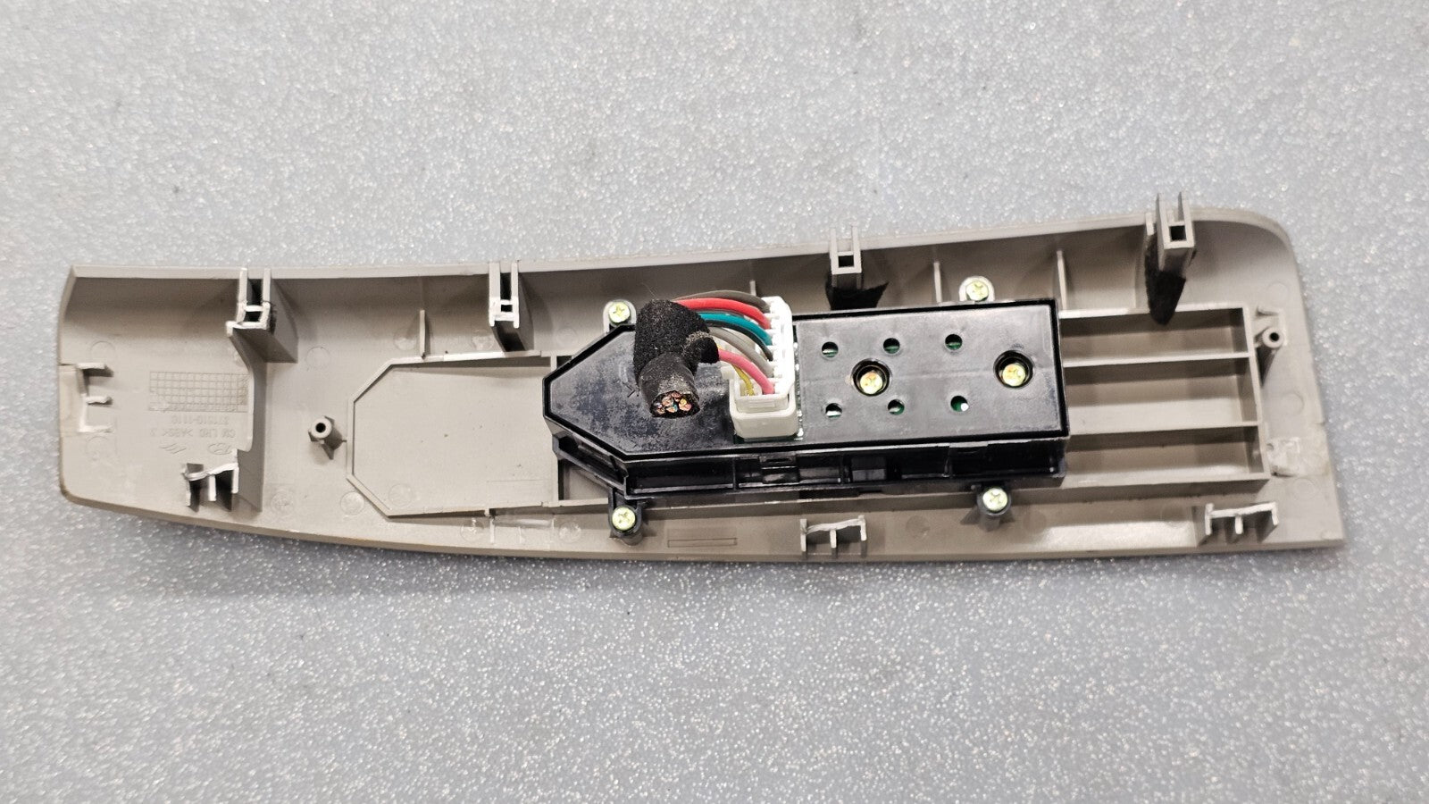 🔥09-12 Hyundai Santa Fe Front Right Passenger Window Control Switch Gray OEM