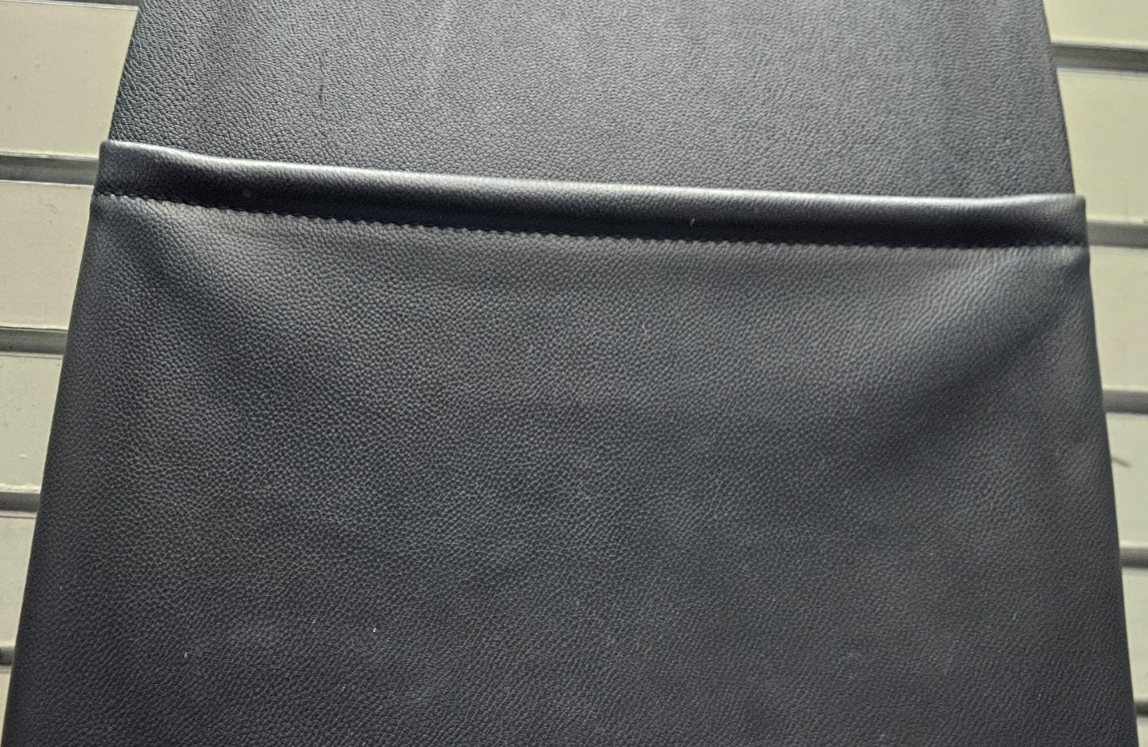 🔥07-13 Yukon Tahoe Suburban Front Right Passenger Seat Back Panel Cover Black